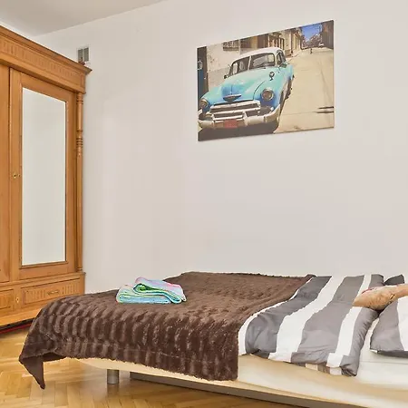 Magic Apartment *